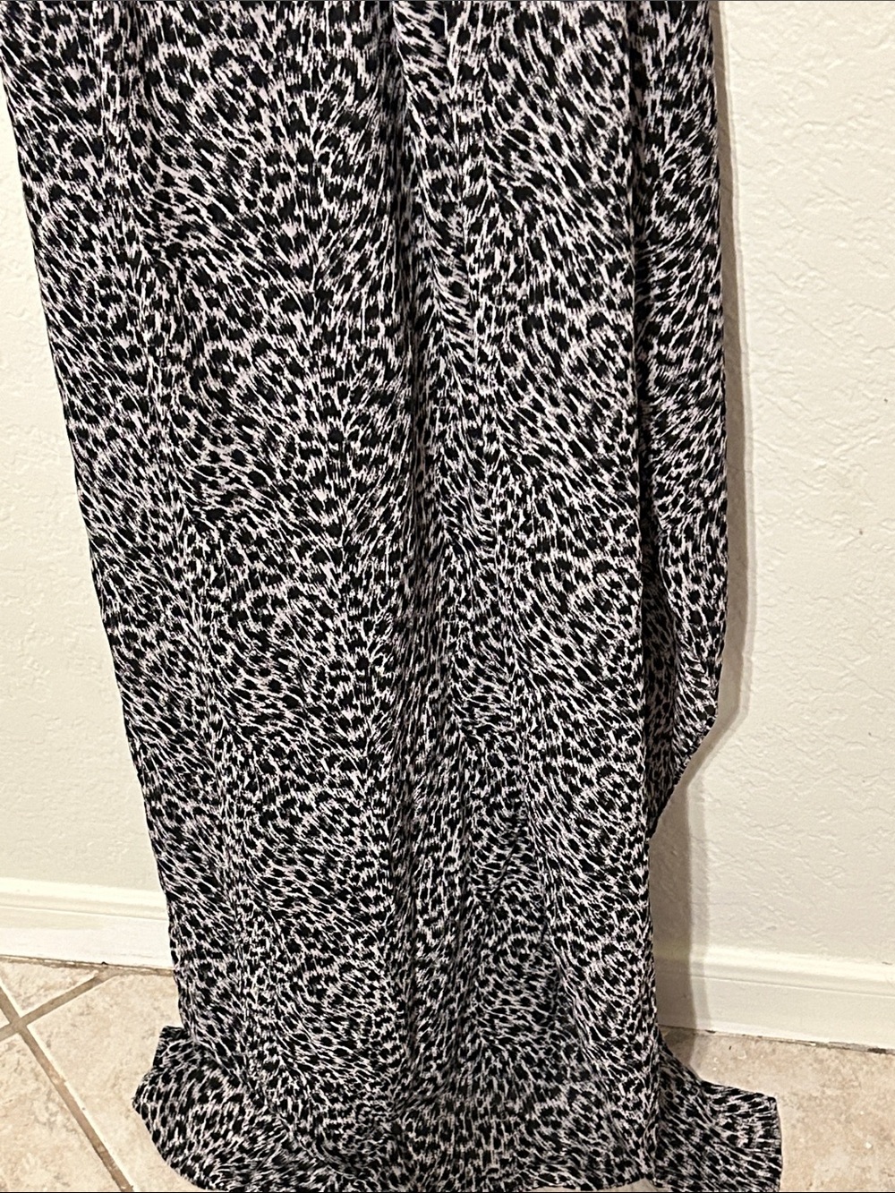 š¦¢Michael Michael Kors Sleeveless V-Neck Animal print Maxi Dress in size M GUC - Picture 6 of 7